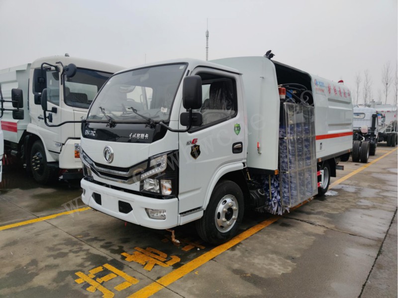 東風(fēng)多利卡4方護(hù)欄清洗車價(jià)格 國(guó)六護(hù)欄清洗車廠家報(bào)價(jià)