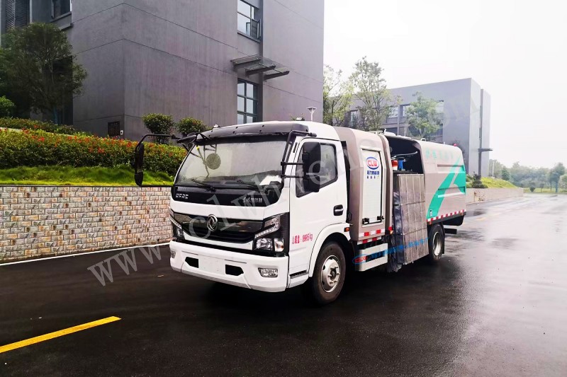 純電動(dòng)?xùn)|風(fēng)凱普特5方護(hù)欄清洗車價(jià)格 國(guó)六護(hù)欄清洗車廠家 最新護(hù)欄清洗車報(bào)價(jià)