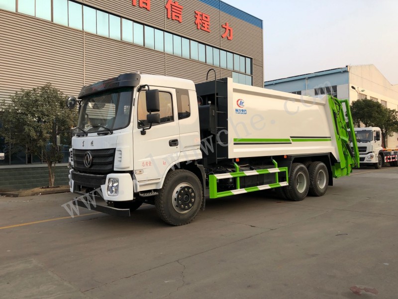 東風后八輪18方壓縮式垃圾車